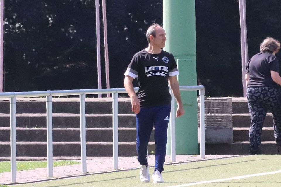 Trainer Bayram Özkan versuchte alles, doch auch er ist gescheitert.