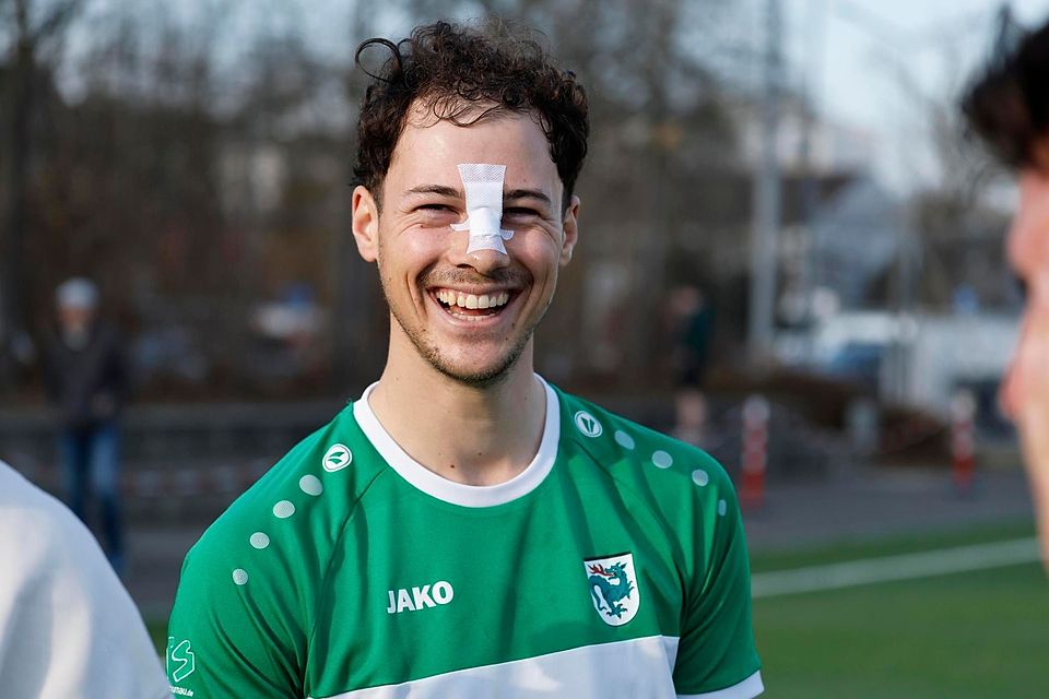 Das Lachen vergeht ihm nicht: Philip Jarosch nimmt seine Verletzung mit Humor.