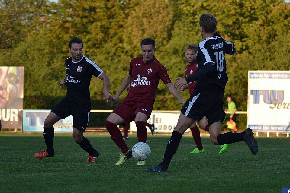 Entgegen der Planungen kam es heute nicht zur fußballerischen Begegnung zwischen dem FC Einheit Wernigerode und dem BSV Halle-Ammendorf.