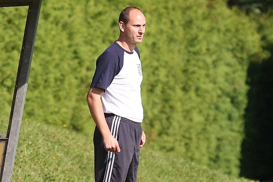 Schwierige Aufgabe für Coach Maurer: Der Klassenerhalt mit dem FC Eging wird nicht einfach Foto: Grübl Schwierige Aufgabe für Coach Maurer: Der Klassenerhalt mit dem FC Eging wird nicht einfach Foto: Grübl