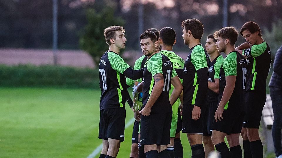 Stellen sich auf einen schweren Gegner ein: die Kreisliga-Fußballer des SVA Palzing.