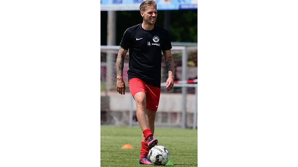 ...nun im schwarz-roten Dress des Hessenligisten SV Rot-Weiß ausklingen.	Fotos: imago/Uwe Krämer