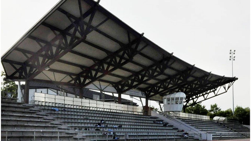 Das Stadion im Stauferpark bietet künftig wieder Bezirksliga-Fußball - mit dem SV Wörnitzstein-Berg, zu dem die Meisterspieler des FC Donauwörth übergetreten sind.   F.: Stephanie Utz