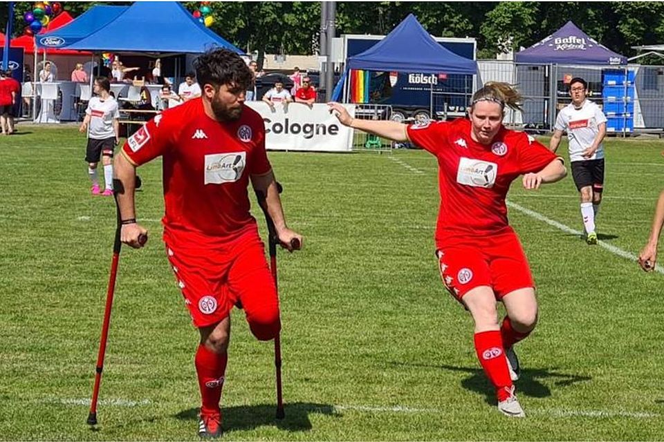 Beim „Come-Together-Cup“ in Köln spielt Robin Menger (links) nicht nur gegen amputierte Spielerinnen und Spieler.