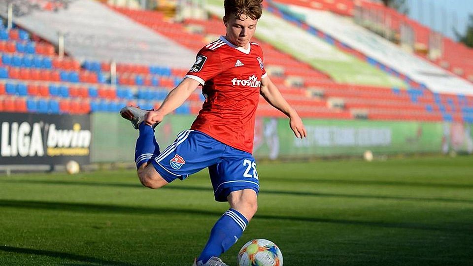 Jannis Turtschan (18) feierte gegen den 1. FC Magdeburg sein Profi-Debüt - jetzt wurde er mit einem neuen Vertrag bis 2022 ausgestattet. Sven Leifer