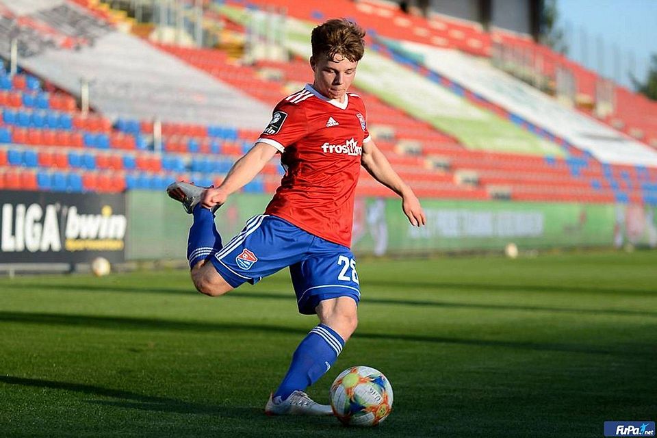 Jannis Turtschan (18) feierte gegen den 1. FC Magdeburg sein Profi-Debüt - jetzt wurde er mit einem neuen Vertrag bis 2022 ausgestattet. Sven Leifer