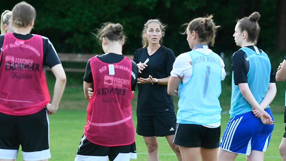 Beim Training der BCF-Frauen ist Trainerin Franziska Hein in ihrem Element.