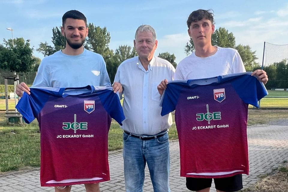 Lorent Osmanaj (l.) und Hakif Podvorica (r.) sind zwei von acht Neuen beim VfB Merseburg.