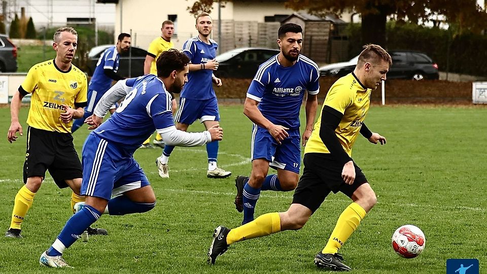 Matthias Denk erzielte das zwischenzeitliche 1:1 (rechts am Ball)