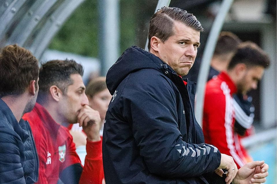 Enttäuscht von der Entwicklung beim FC Schwaig ist Trainer Ben Held. ArchivFoto: Christian Riedel
