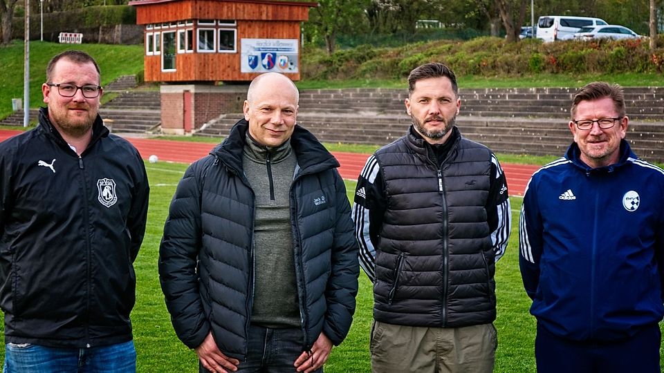 Von links: 3. Vorstand Michael Riedl, Trainer Rene Niemann, Torwart-Trainer Daniel Kederer und sportlicher Leiter Stefan Linz.