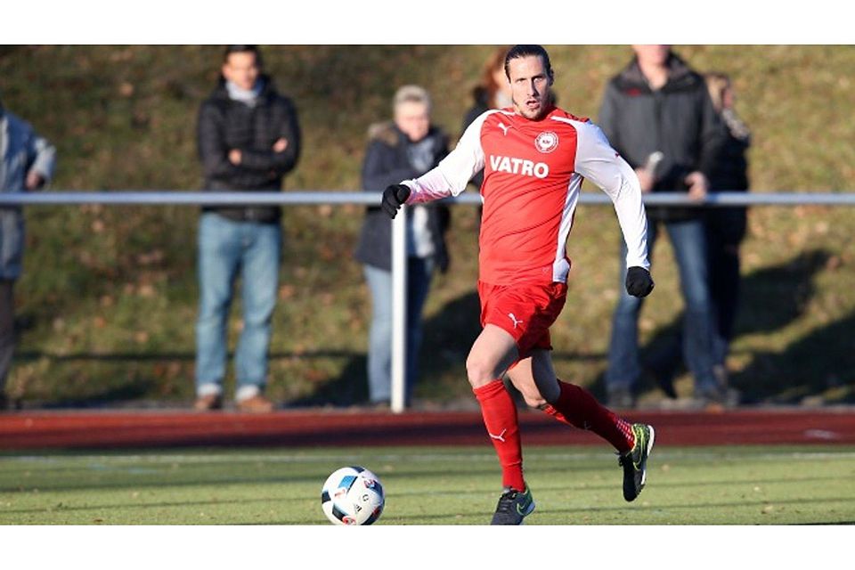 Daniel Waldrich erzielte den Treffer zum 3:0-Endstand gegen Mittelrheinligist TV Herkenrath. Foto: René Traut
