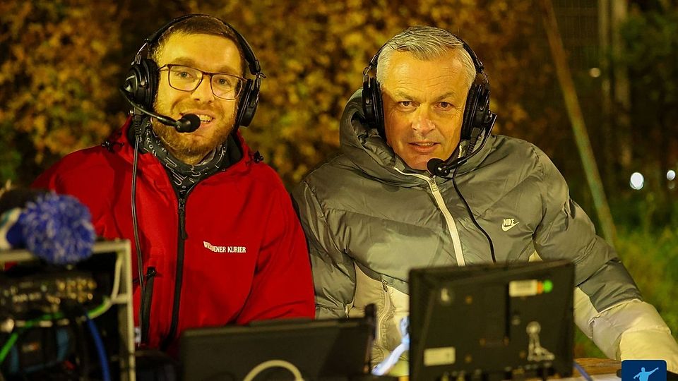 90 Minuten Livestream mit Kommentar und Top-Experten - das bietet euch der Wiesbadener Kurier auf ausgewählten Highlightspielen an.Hier zu sehen: Sportreporter Philipp Durillo (links) mit Ex-Profi Christian Hock, zuletzt Geschäftsführer bei Kickers Offenbach, beim Spiel zwischen dem FV Biebrich und der SG Walluf.