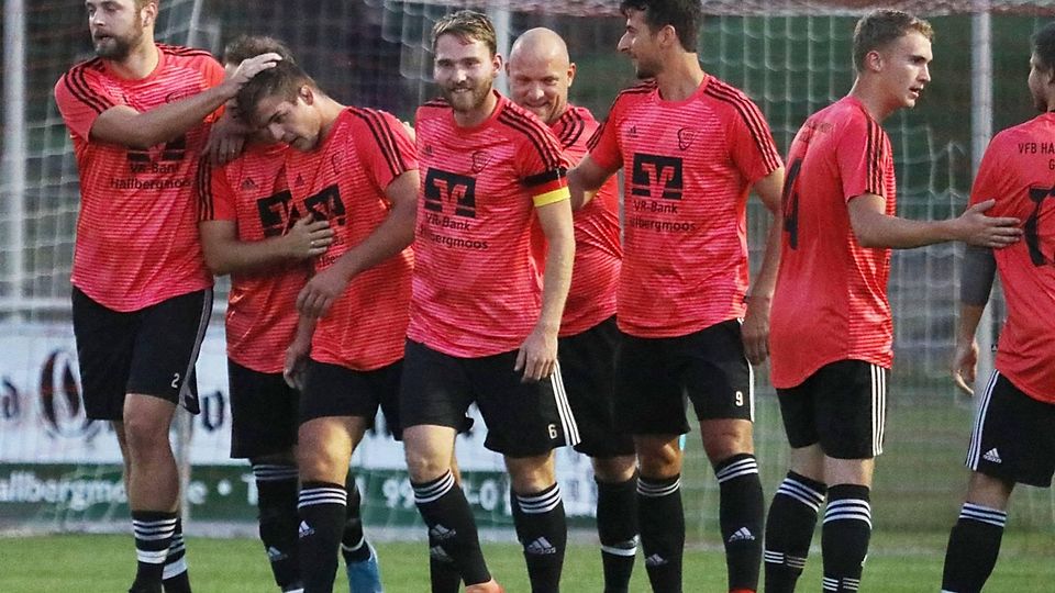 Dominante Vorstellung: Die Reserve des VfB Hallbergmoos feierte gegen den SV Pulling den fünften Sieg im sechsten Saisonspiel.