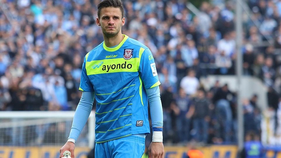 Für den FSV Frankfurt absolvierte Weis in der Saison 2015/16 alle 34 Partien und stieg äußerst bitter am letzten Spieltag aus der 2. Bundesliga ab.