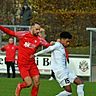 18.11.23 Heimstetten Fußball / SV Heimstetten (rote Trikots) - TSV Schwaben -- SVH Maximilian Gurschke Foto Gerald Förtsch