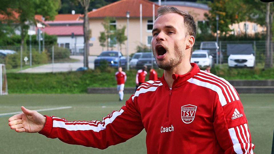 Sah ein „typisches 0:0-Spiel“, das seine Mannschaft aber mit 0:1 verlor: Oberaltings Trainer Manuel Feicht.