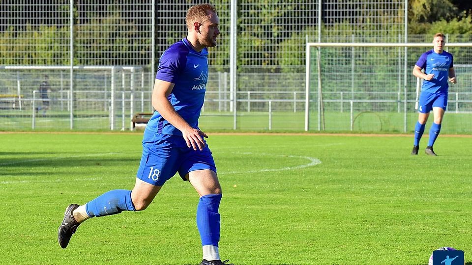 Der SV Blau-Weiß Waltershofen, hier Kapitän Nico Schopp, kehrte mit einem 3:2-Erfolg aus Endingen zurück.