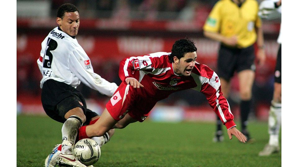Einst für Mainz 05 in der Bundesliga am Ball, nun im Trikot des SV Wiesbaden: Christian Demirtas (rechts). Archivfoto:Sascha Eyssen