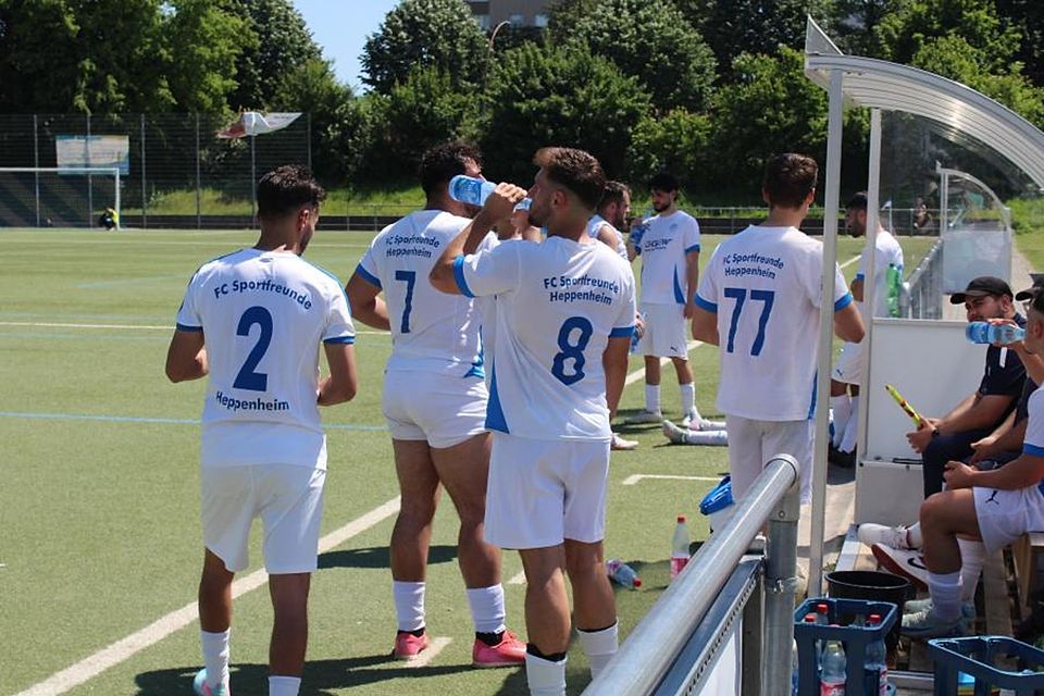 Nach zwei Nichtantritten hat es der FC Sportfreunde Heppenheim am vergangenen Wochenende geschafft, wieder eine Mannschaft auf den Platz zu bringen. Das Ergebnis (1:11 gegen den FV Biblis II) war dabei Nebensache. Für das finale Rundenspiel am Sonntag bei der SG Hüttenfeld/TV Lampertheim sind die Sportfreunde zuversichtlich, einen großen Kader aufbieten zu können. Foto: Markus Karrasch Nach zwei Nichtantritten hat es der FC Sportfreunde Heppenheim am vergangenen Wochenende geschafft, wieder eine Mannschaft auf den Platz zu bringen. Das Ergebnis (1:11 gegen den FV Biblis II) war dabei Nebensache. Für das finale Rundenspiel am Sonntag bei der SG Hüttenfeld/TV Lampertheim sind die Sportfreunde zuversichtlich, einen großen Kader aufbieten zu können. Foto: Markus Karrasch