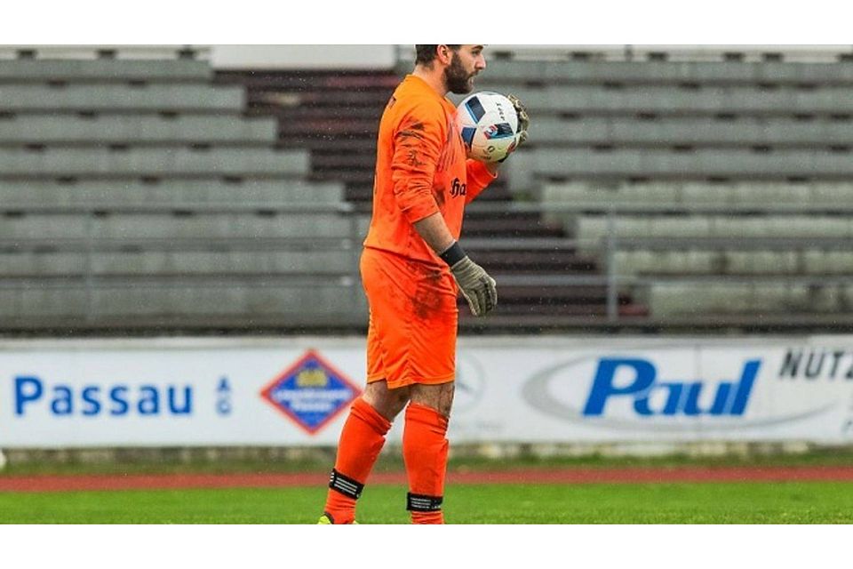 Nicht zu beneiden: Torwart Christopher Binder musste neun mal hinter sich greifen. F: Solek