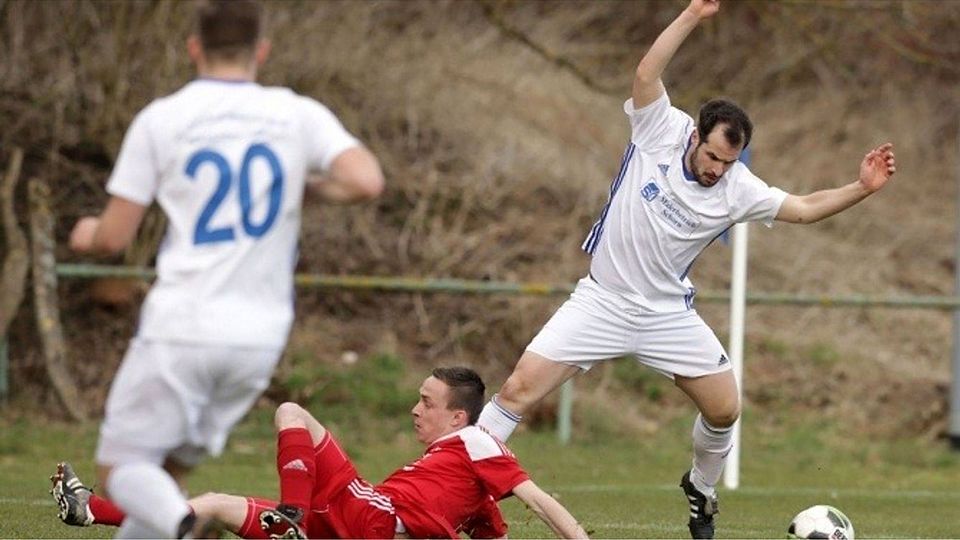 Laufelds Andreas Weins (rechts) avancierte gegen Maring zum Matchwinner. Foto: Sebastian J. Schwarz