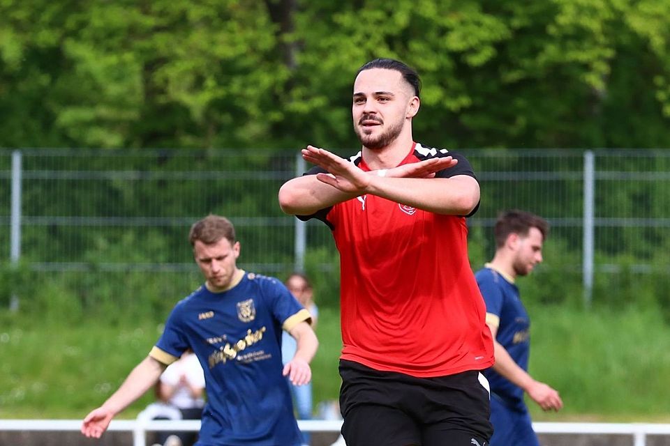 Ein Phänomen: Kosova-Torjäger Almir Mujcinovic erzielte in Bad Abbach das 1:0-Führungstor und steht jetzt bei 29 Saisontreffern.