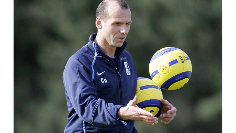 Ex-Löwe Bernhard Trares im Trainingslager des TSV 1860 München auf Zypern in Papos. Das Bild entstand im Jahr 2005. Stefan Matzke / sampics