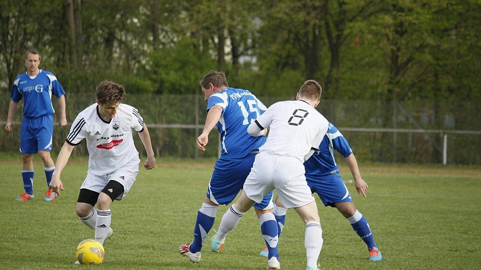 F: L. Meyer: Treffen im Wiederholungsspiel erneut aufeinander: TSG Wilhelmshöhe  und FSV Kassel