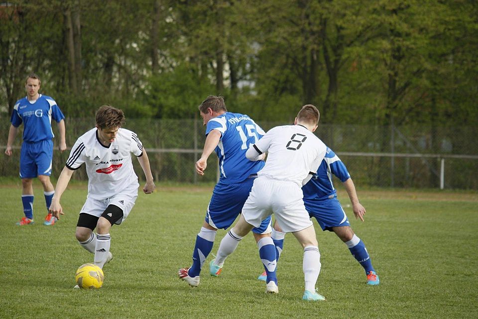 F: L. Meyer: Treffen im Wiederholungsspiel erneut aufeinander: TSG Wilhelmshöhe  und FSV Kassel