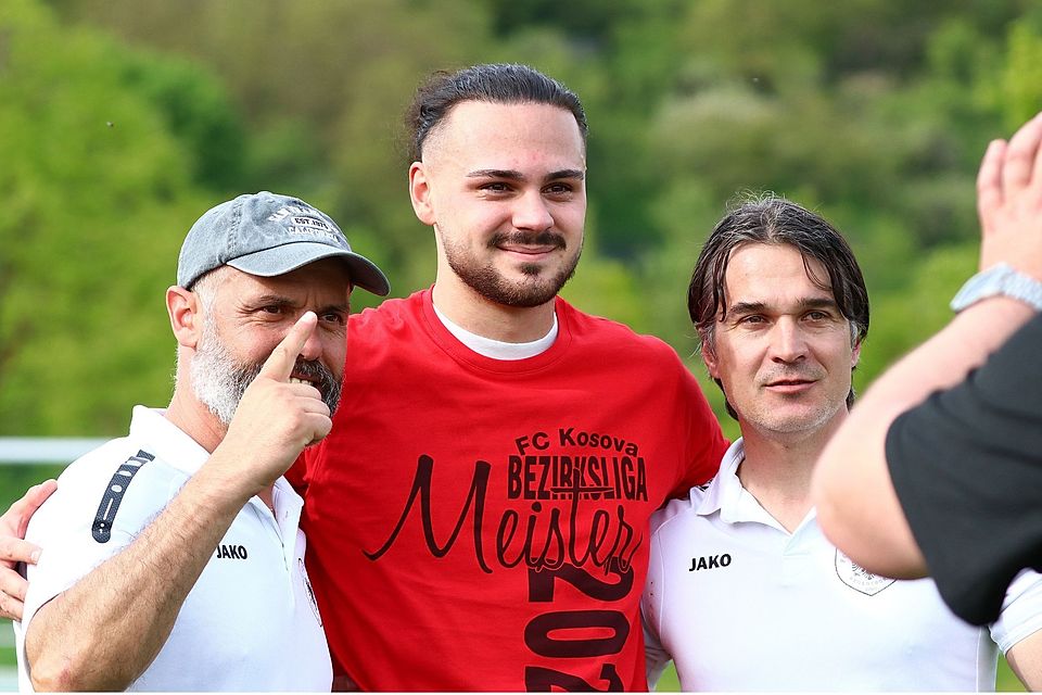 Drei wichtige Köpfe des Erfolges (von links): Sportchef Armando Zani, Torjäger Almir Mujcinovic und Trainer Enkel Alikaj.