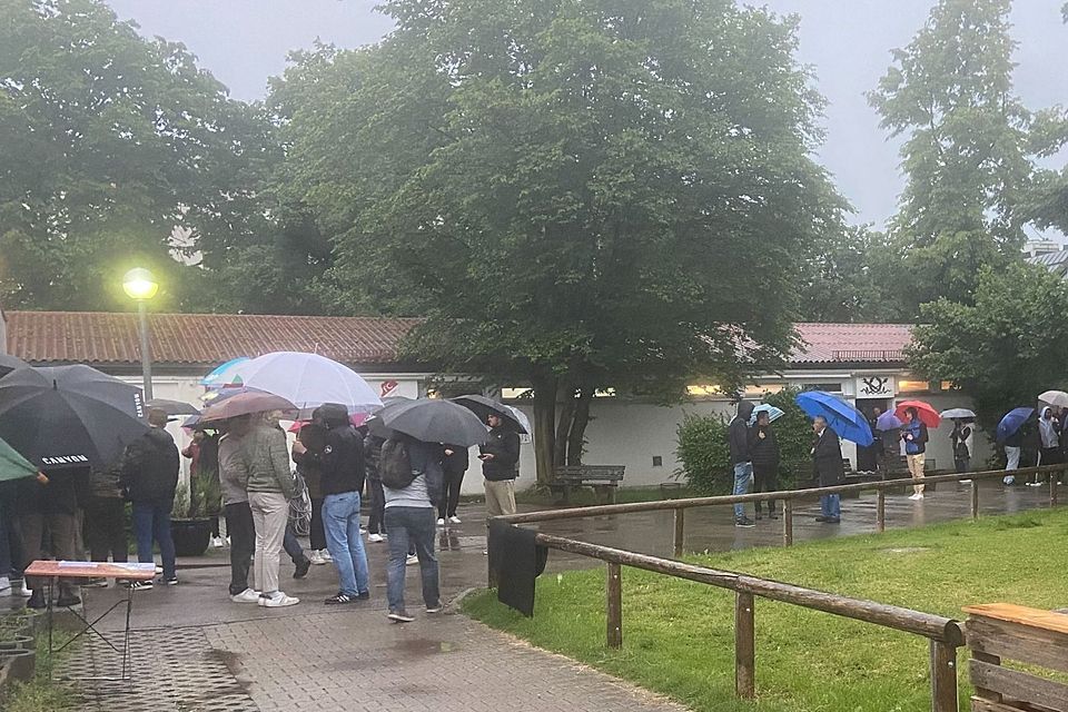 Das erste Relegationsspiel des FC Schwabing stand witterungsbedingt vor der Absage.