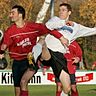 2006 war es, da spielte Tino Alkov (links) im Trikot des ASV Vach. Auf Jens Zweck (rechts, damals SC Eltersdorf) wird er bei seiner Rückkehr nach Effeltrich nicht treffen, der 33-Jährige beendete sein Engagement als Coach in Gößweinstein vor der Saison. Archiv: Zink