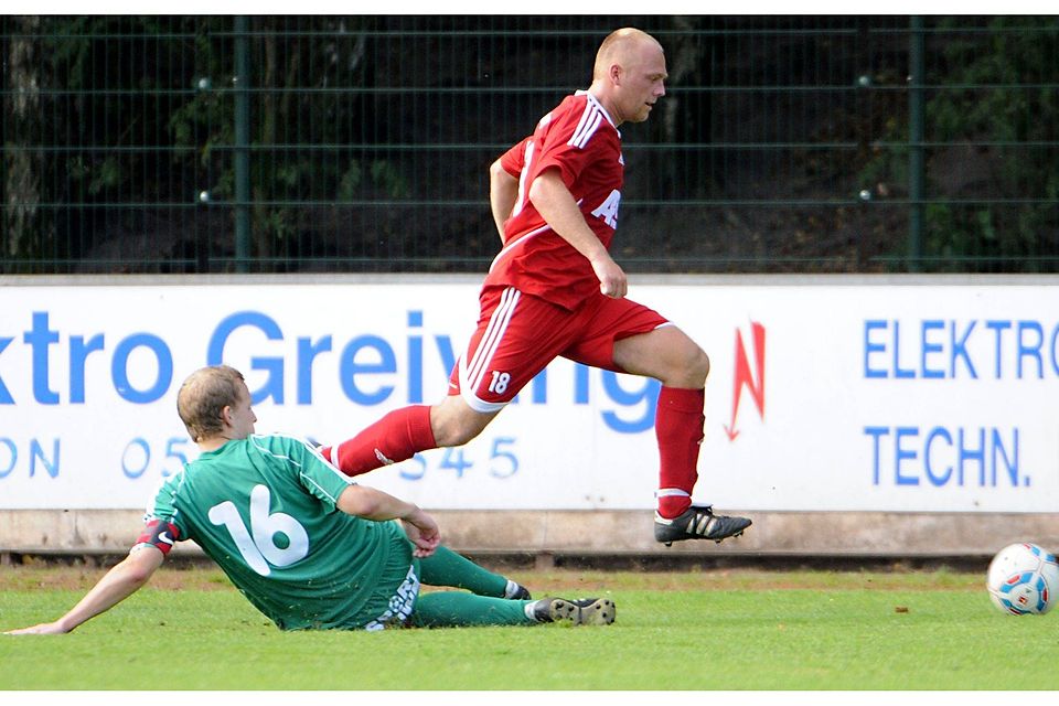 Fraglich ist der Einsatz von Lohnes Mannschaftskapitän Tim Löffel gegen den TuS Lingen.  Foto: Doris Leißing