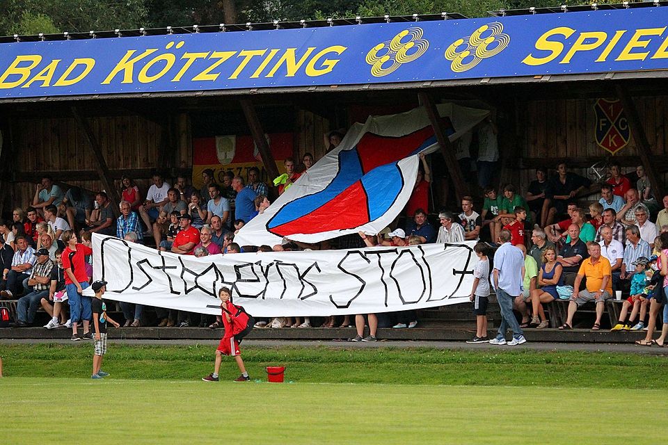 Rund 1.000 Zuschauer feierten in Kötzting ein Fußball-Fest.  Foto: Tschannerl