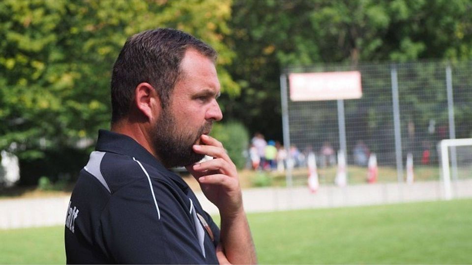 Spvgg-Trainer Stefan Schuon warnt trotz Tabellenplatz vier: "Ein Fehltritt und man befindet sich schon wieder kurz vor dem Abgrund." Foto: Florian