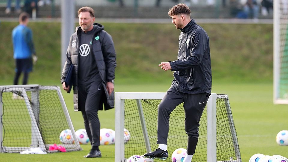 Patrick Hasenhüttl (r.) arbeitet beim VfL Wolfsburg künftig als Co-Trainer von Papa Ralph.
