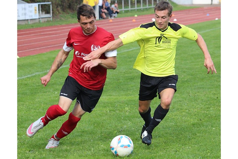 Der TSV Erbendorf (gelb-schwarz) erkämpfte sich ein 3:1 gegen den SC Eschenbach. F: Schraml&lt;/b&gt;