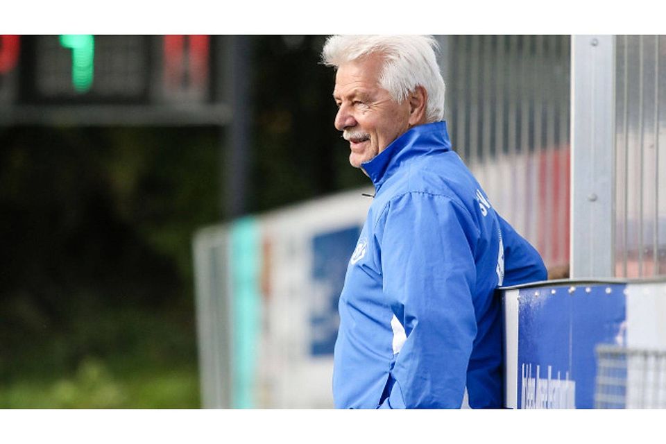 Anton Plattner, Trainer des SV Dornach. Christian Riedel / fotogra / Christian Riedel / fotografie-ri