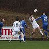 Der 1. FC Bad Kissingen (in Blau) kann mit einem Erfolg im kommenden Match gegen die DJK Hain den Klassenerhalt so gut wie eintüten