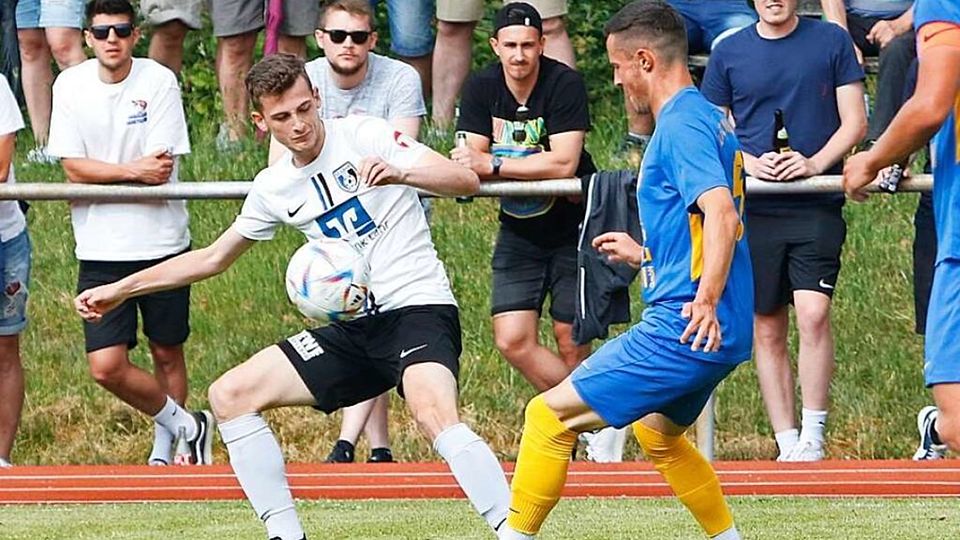 Wird dem SC Lahr verletzungsbedingt in den Aufstiegsspielen zur Oberliga nicht mehr zur Verfügung stehen: Außenverteidiger Simon Lehmann (links) 