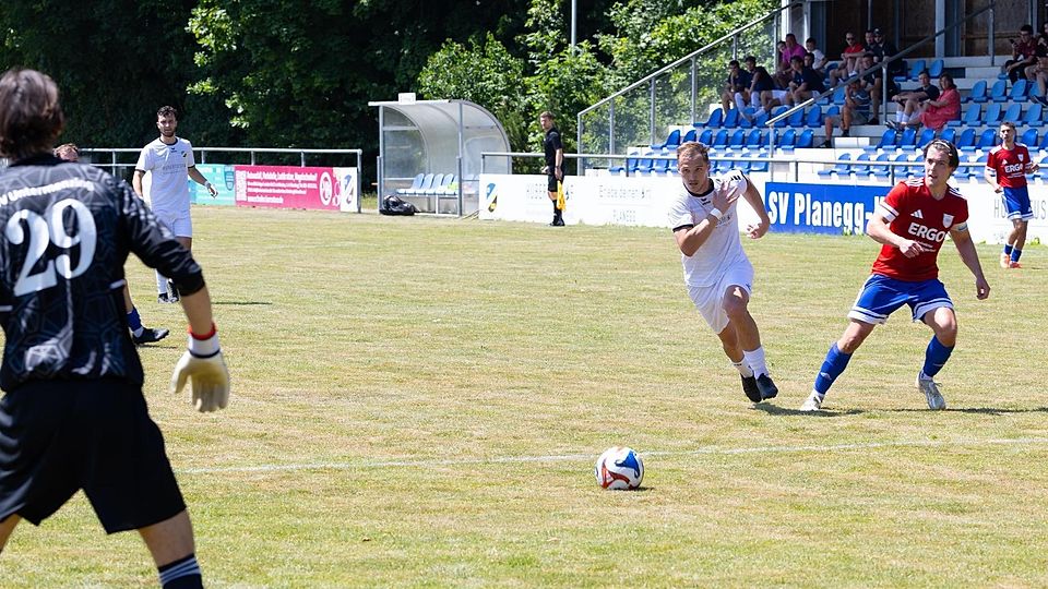 Planegg, Fußball, 1.Testspiel, SV Planegg-Krailling vs SV Untermenzing, Momko Kojic, 22.062025, Foto: Michael Schönwälder