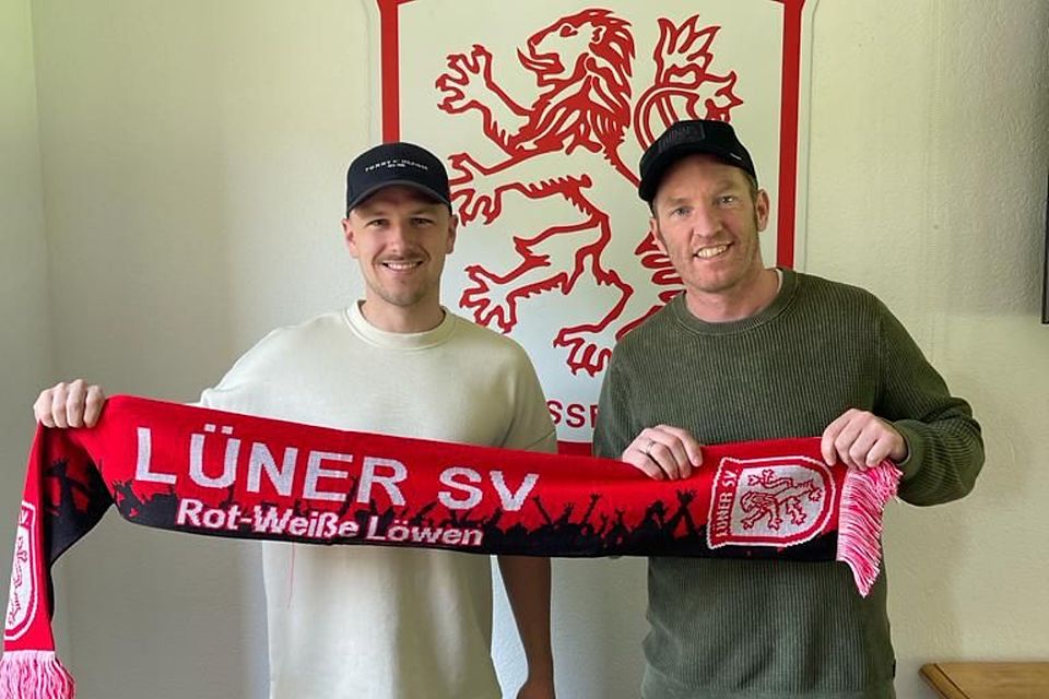 LSV-Coach Axel Schmeing mit Neuzugang Dominic Schmidt.