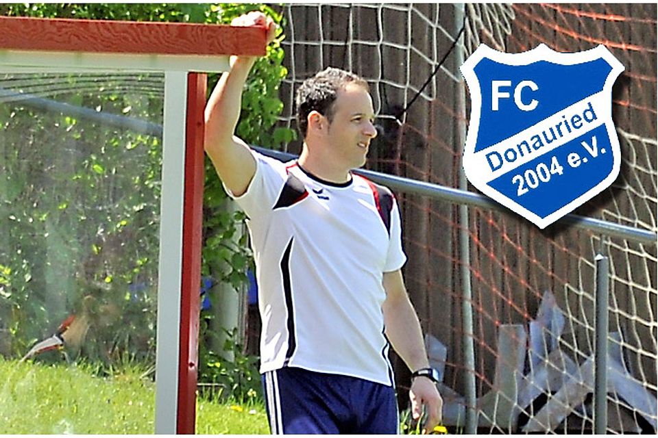 Gehen auch in der nächsten Saison den gemeinsamen Weg: Der FC Donauried und Spielertrainer Torsten Kitzinger.  Foto: Karl Aumiller