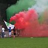 Die jüngere "Ultras"-Generation brachte bei der Titelfeier etwas Farbe ins Spiel.  	Foto: Löffler