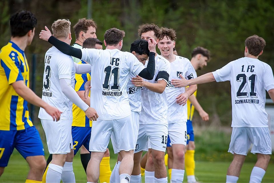 Der 1. FC Schwarzenfeld besiegte den SV Wenzenbach in dieser Saison gleich zweimal.
