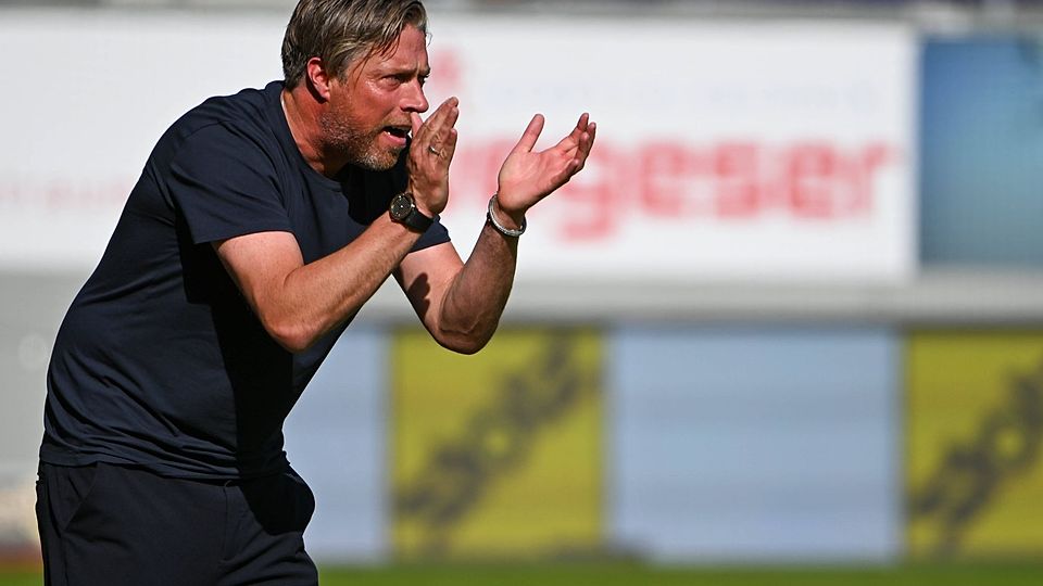 Voll dabei! Michael Wimmer ist seit Anfang des Jahres Trainer von Austria Wien. Sein Verträg läuft bis Sommer 2025.