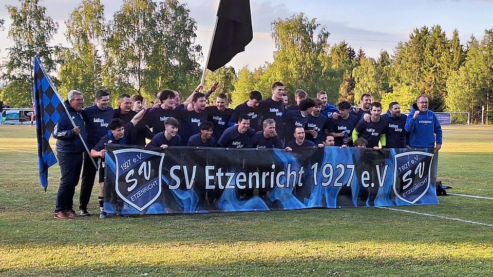 Die zweite Mannschaft des SV Etzenricht macht ein äußerst erfolgreiches Jahr des Vereins komplett und grüßt als frischgebackener Kreisklassist.