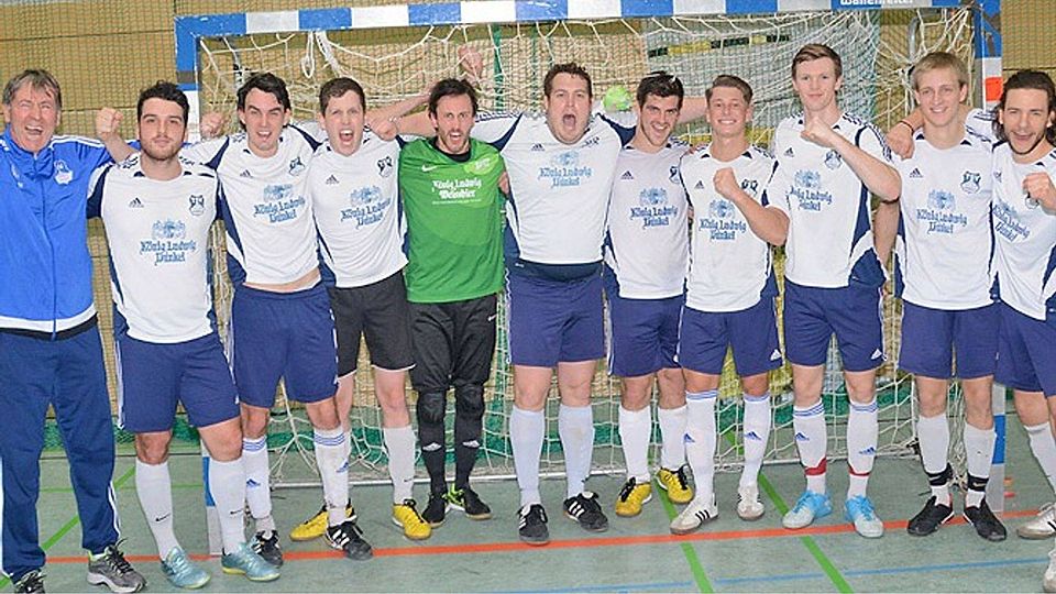Der Sieger bei der Hauptrunde Hallenfußball in Bobingen war einmal mehr der TSV Bobingen. Er darf also zur Endrunde, die am Sonntag, 29. Januar, ausgetragen wird, nach Fischach reisen.  Foto: Reinhold Radloff