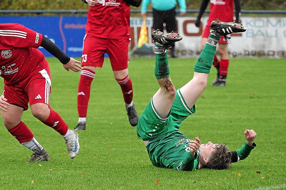 Sie taumeln der Kreisklasse entgegen: Der SV Kohlberg (in grün) hat in der Kreisliga Nord noch kein Spiel gewonnen.